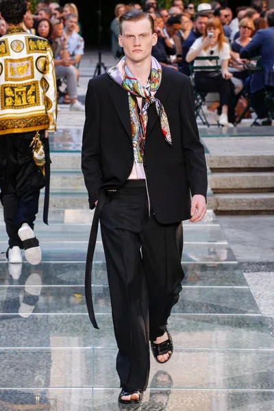 Look 33
